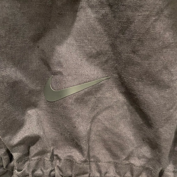 Womens Nike tech reversible rain jacket size small new without tags. - Picture 3 of 8
